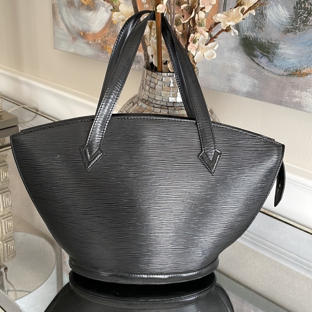 LOUIS VUITTON Saint Jacques Black Epi Leather Shoulder Bag Purse